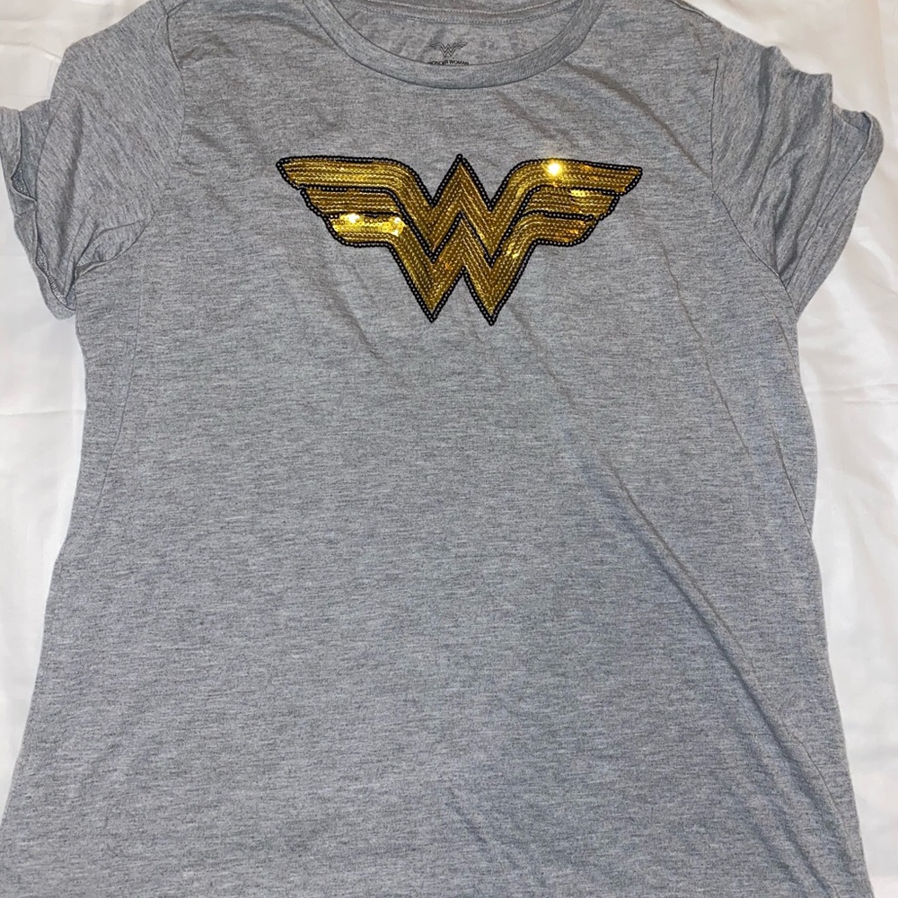 Grey t-shirt